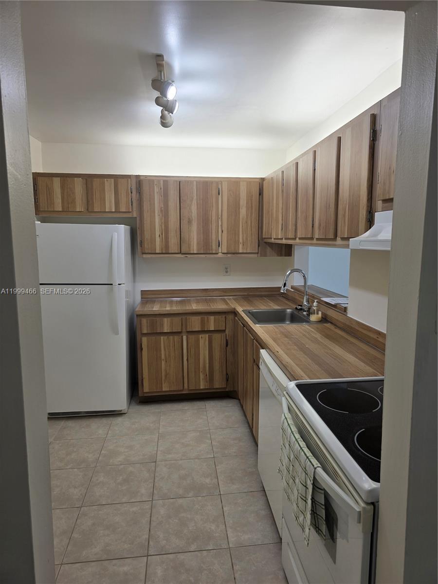 8075 Southwest 107th Avenue, Unit 305 Miami, FL 33173 - Photo 20 of 38