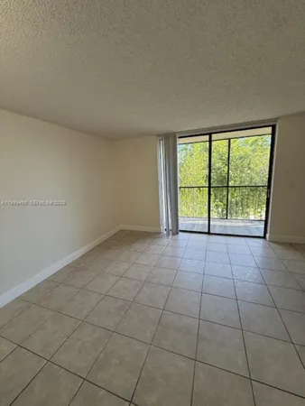 $2,300 | 8075 Southwest 107th Avenue, Unit 305, Miami, FL 33173