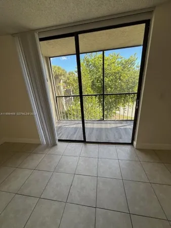 $2,300 | 8075 Southwest 107th Avenue, Unit 305, Miami, FL 33173