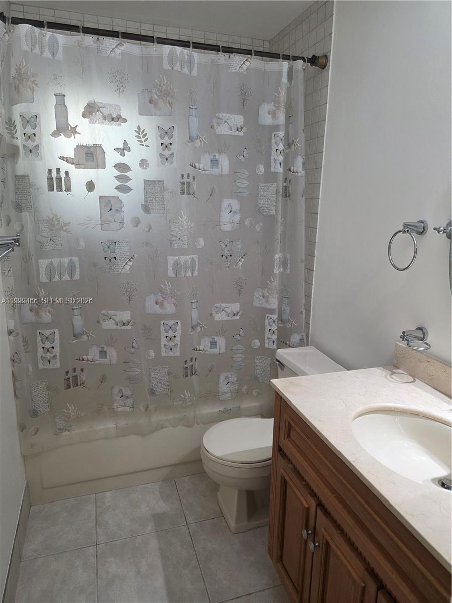 8075 Southwest 107th Avenue, Unit 305 Miami, FL 33173 - Photo 34 of 38 hall bath