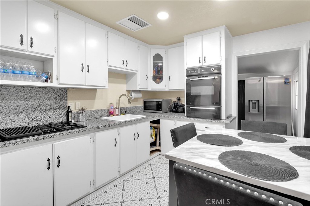 16508 Pine Street Hesperia, CA 92345 - Photo 5 of 21