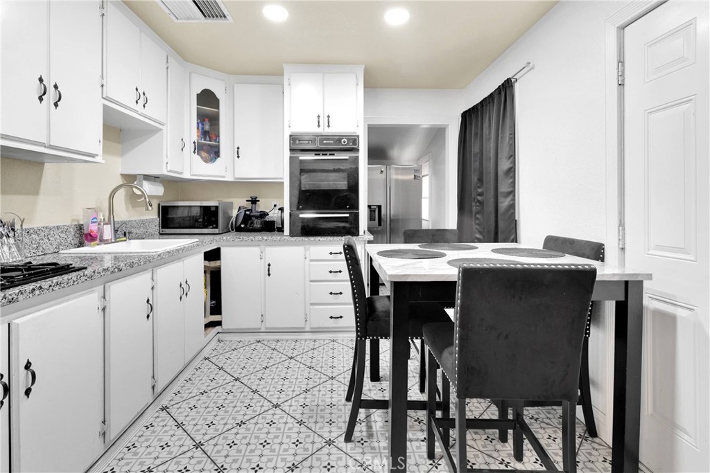 16508 Pine Street Hesperia, CA 92345 - Photo 6 of 21