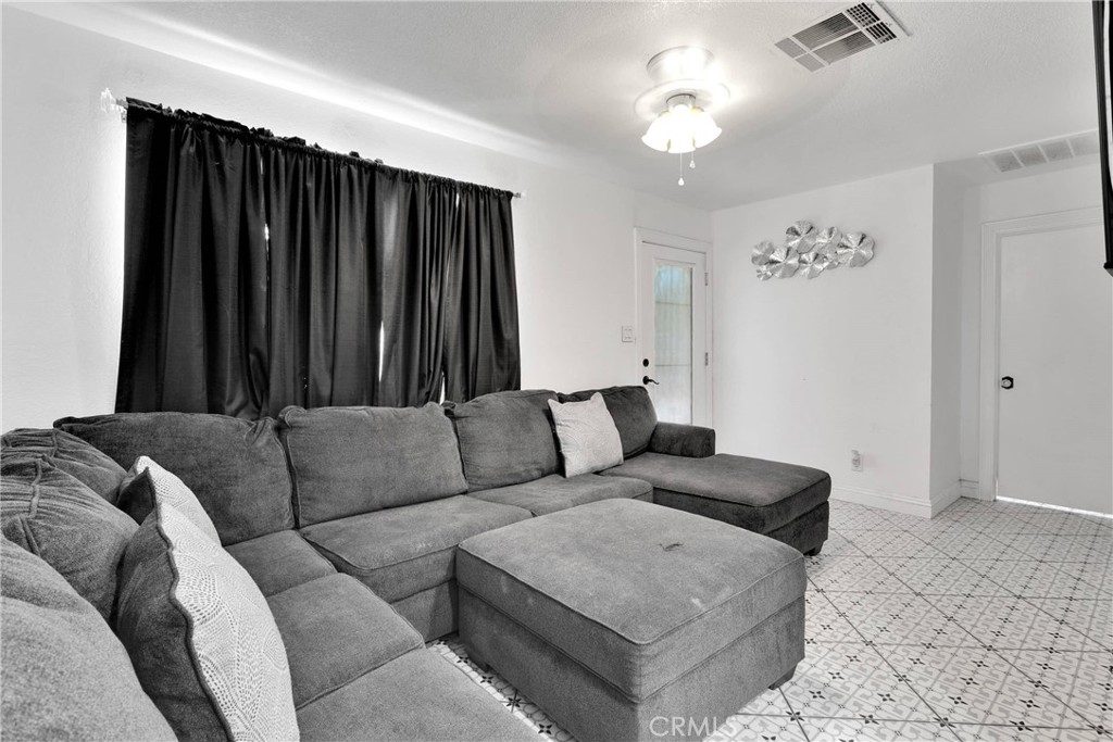 16508 Pine Street Hesperia, CA 92345 - Photo 7 of 21