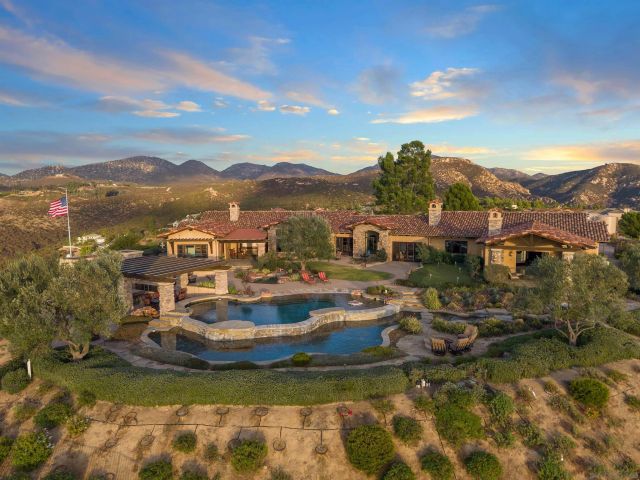 $4,550,000 | 15707 Blue Crystal Trail, Poway, CA 92064