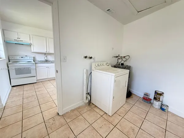 $1,450 | 1703 Palm Drive, Unit A, Fort Myers, FL 33907