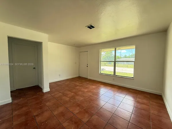 $1,450 | 1703 Palm Drive, Unit A, Fort Myers, FL 33907
