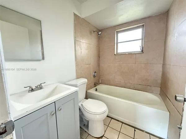 $1,450 | 1703 Palm Drive, Unit A, Fort Myers, FL 33907