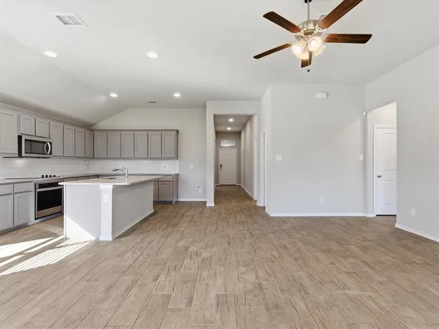 $2,100 | 11436 Woody Crk Trail, Aubrey, TX 76227