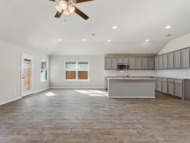 $2,100 | 11436 Woody Crk Trail, Aubrey, TX 76227