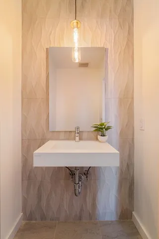 $1,249,000 | 97-99 Elmwood Street, Unit 313, Cambridge, MA 02140