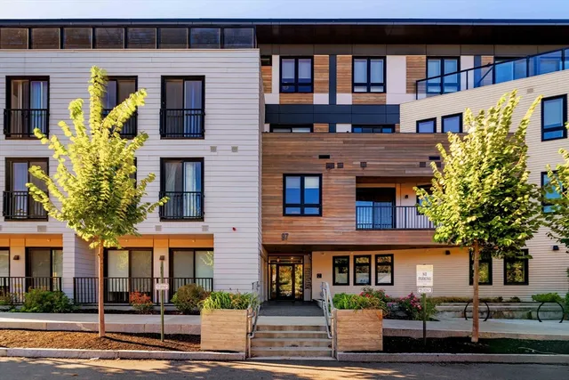 $1,249,000 | 97-99 Elmwood Street, Unit 313, Cambridge, MA 02140