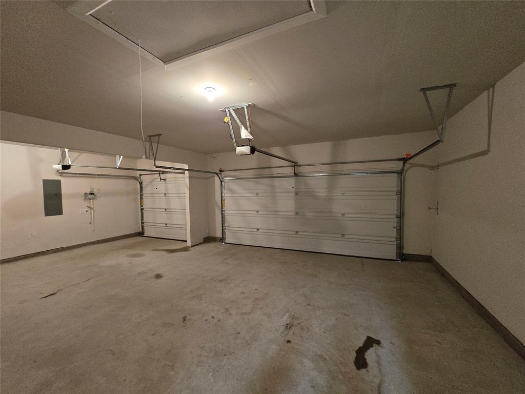 508 Williams Way Van Alstyne, TX 75495 - Photo 21 of 26 a view of a garage and furniture