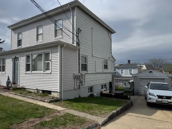 $2,900 | 29 Devoe Street, Unit 2, Dobbs Ferry, NY 10522