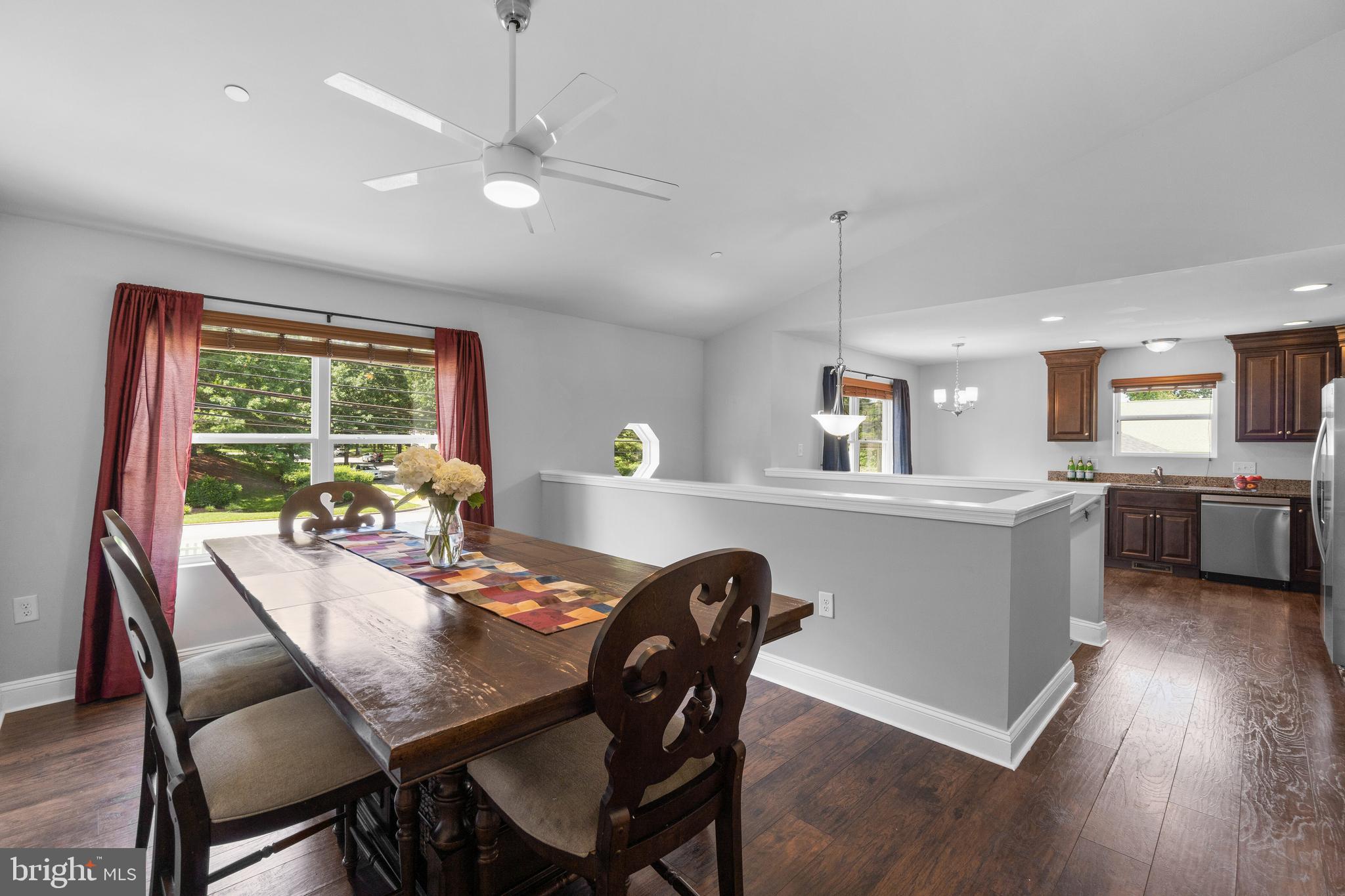 8151 Hog Neck Road Pasadena, MD 21122 - Photo 13 of 44 Dining Area