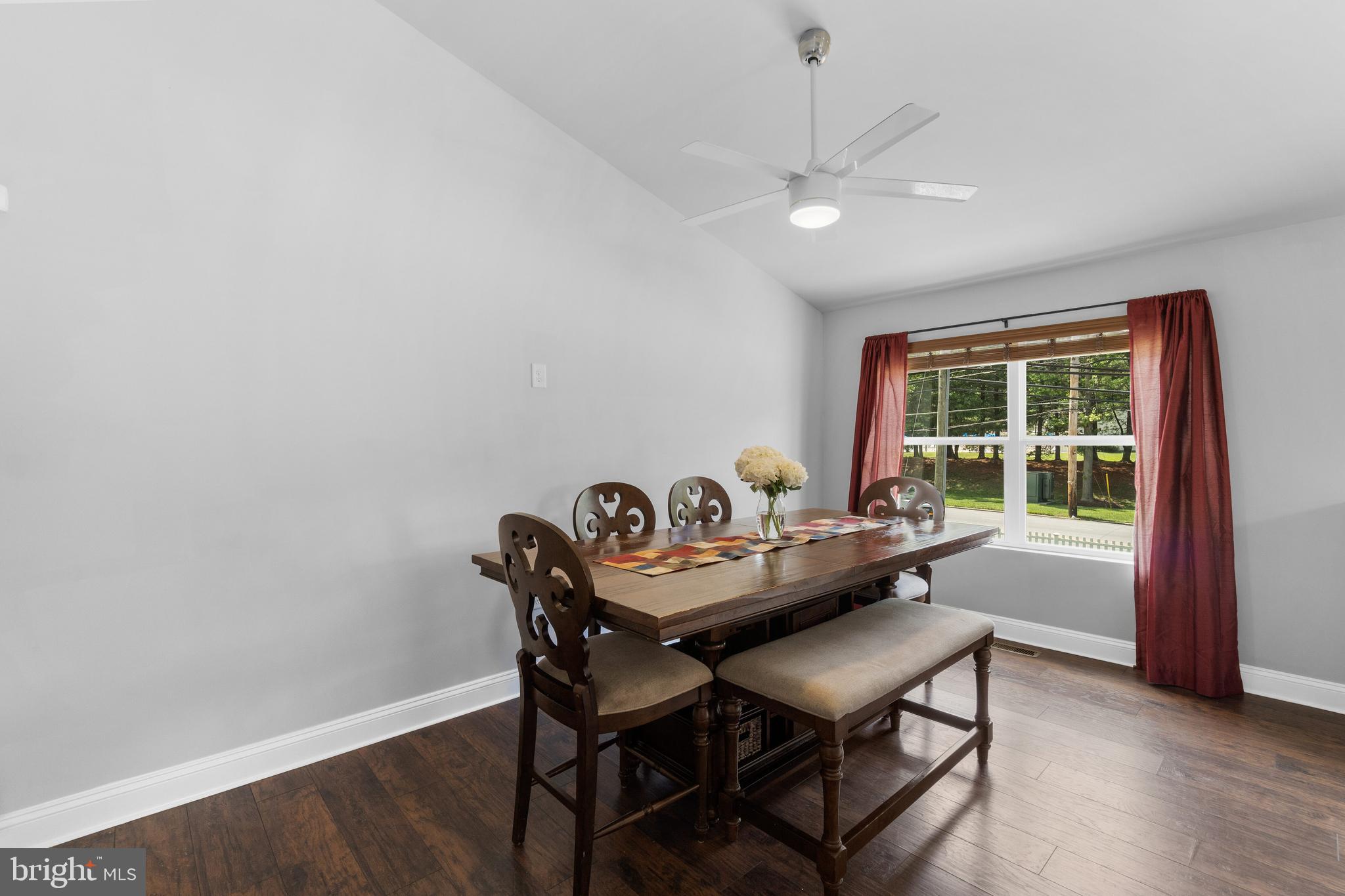8151 Hog Neck Road Pasadena, MD 21122 - Photo 15 of 44 Dining Area