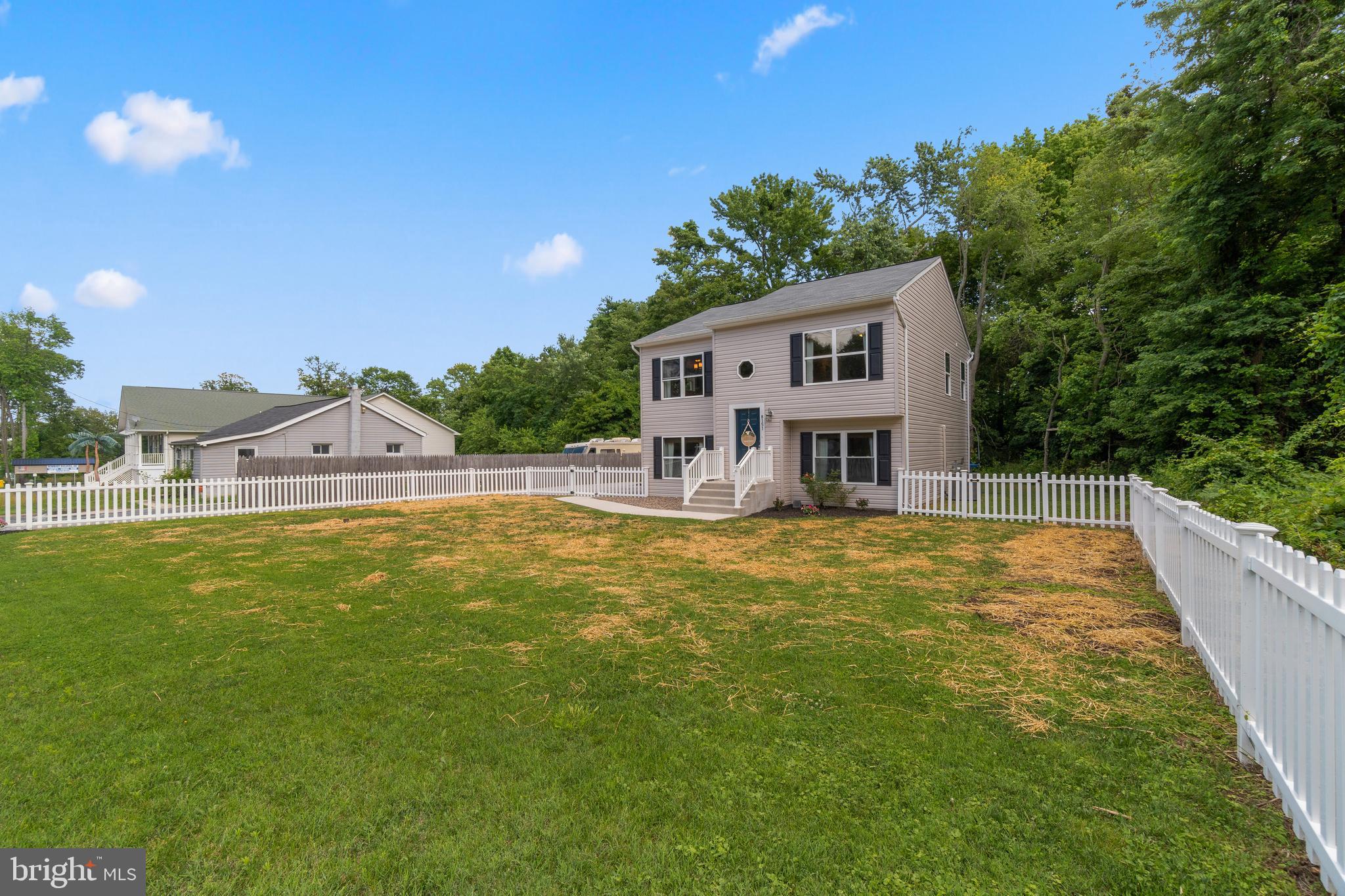 8151 Hog Neck Road Pasadena, MD 21122 - Photo 3 of 44 Exterior Front