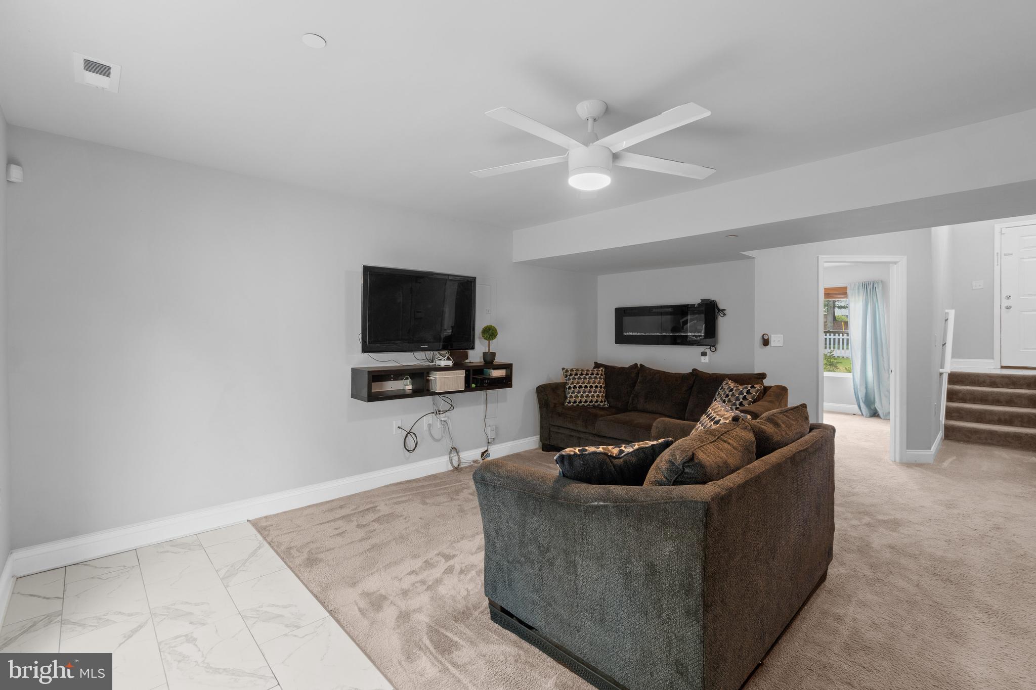 8151 Hog Neck Road Pasadena, MD 21122 - Photo 31 of 44 LL Family Room