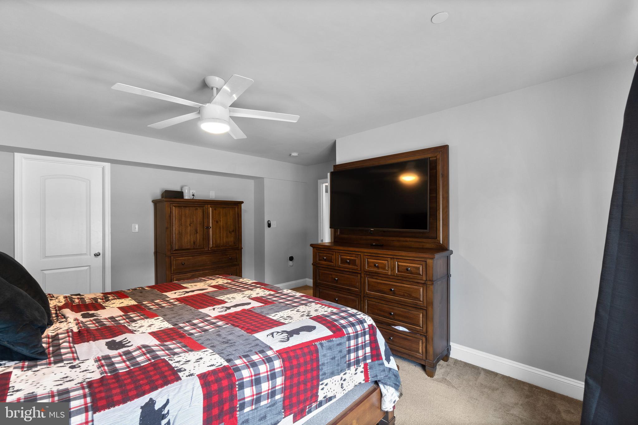 8151 Hog Neck Road Pasadena, MD 21122 - Photo 35 of 44 LL Bedroom w/ Giant Walk- In Closet