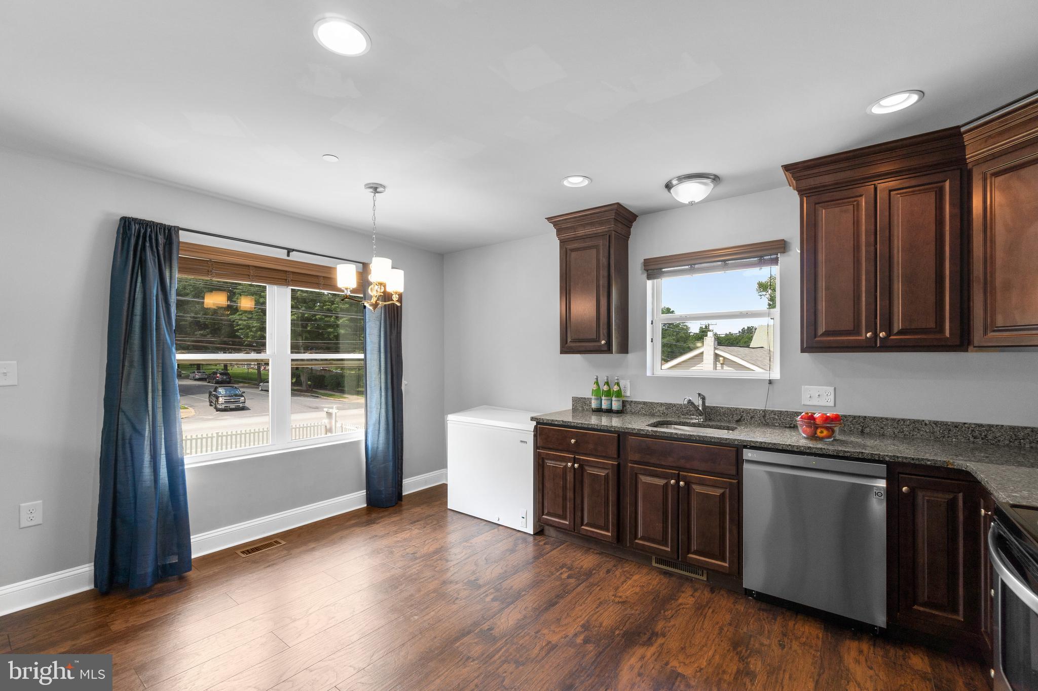 8151 Hog Neck Road Pasadena, MD 21122 - Photo 7 of 44 Kiitchen