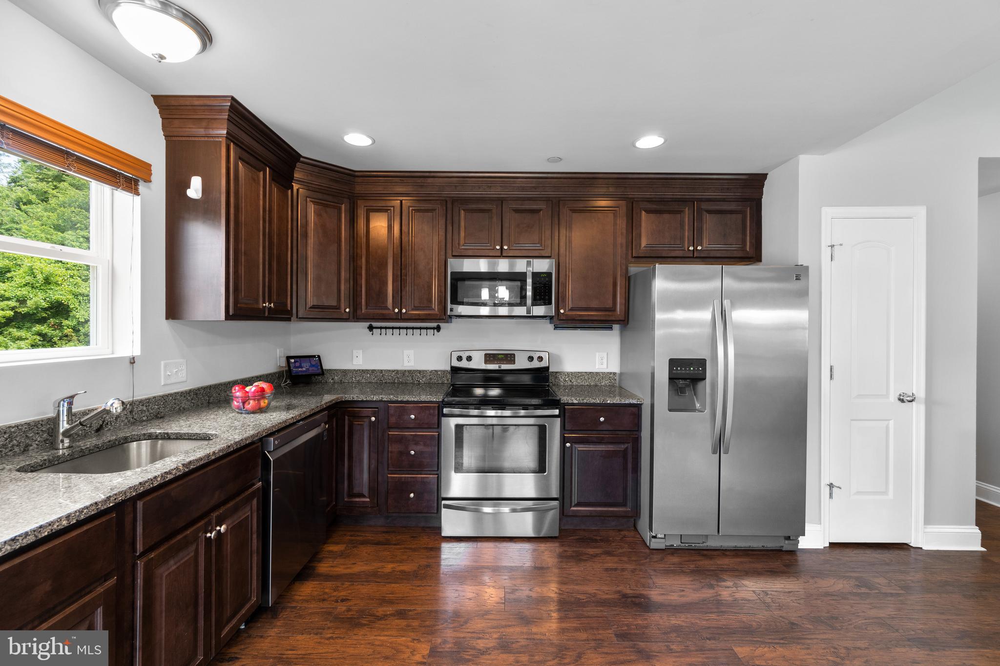 8151 Hog Neck Road Pasadena, MD 21122 - Photo 8 of 44 Kitchen