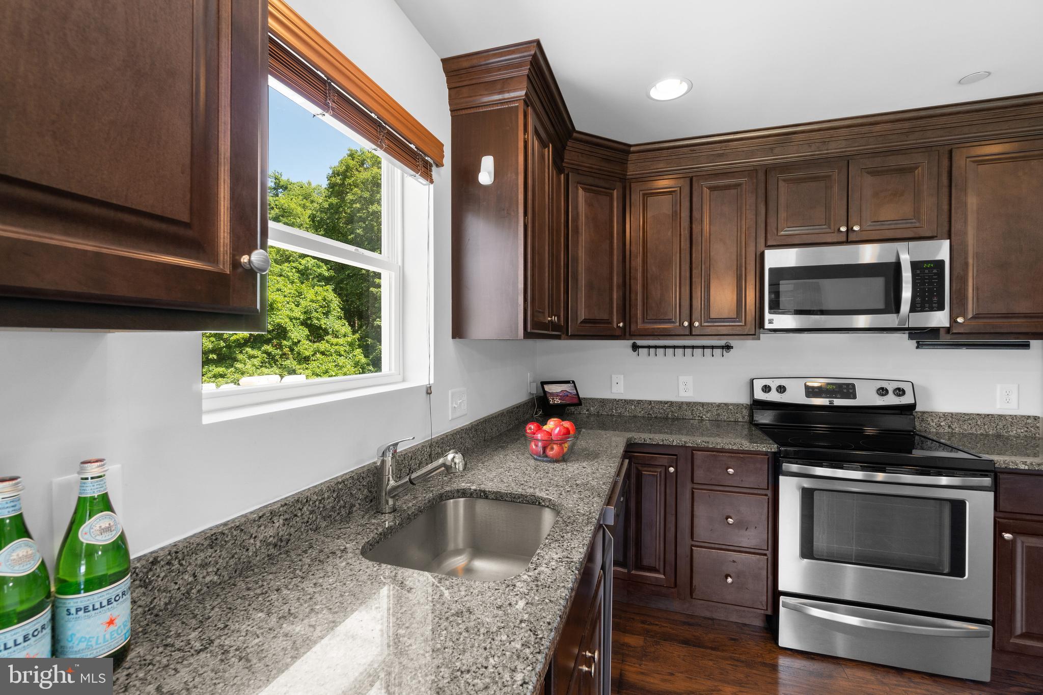 8151 Hog Neck Road Pasadena, MD 21122 - Photo 9 of 44 Kitchen