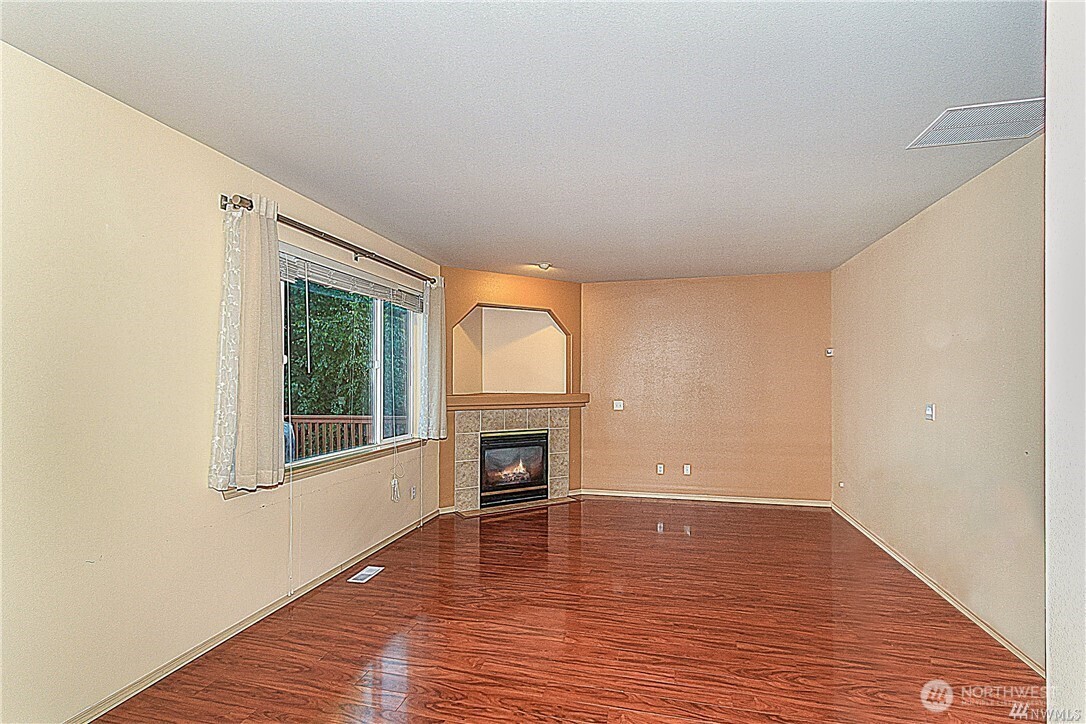 2422 Stafford Way Bothell, WA 98012 - Photo 4 of 18