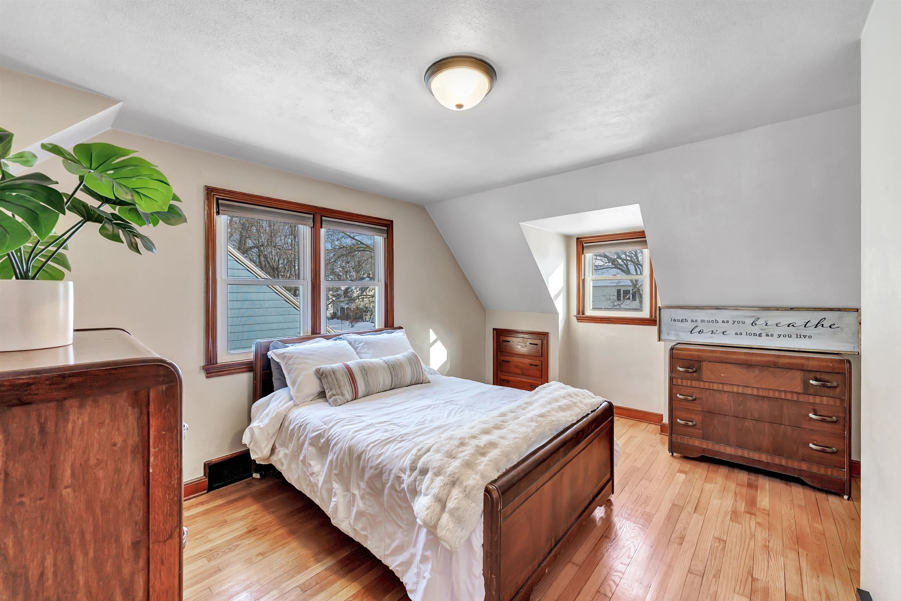 663 Chestnut Street Neenah, WI 54956 - Photo 17 of 33