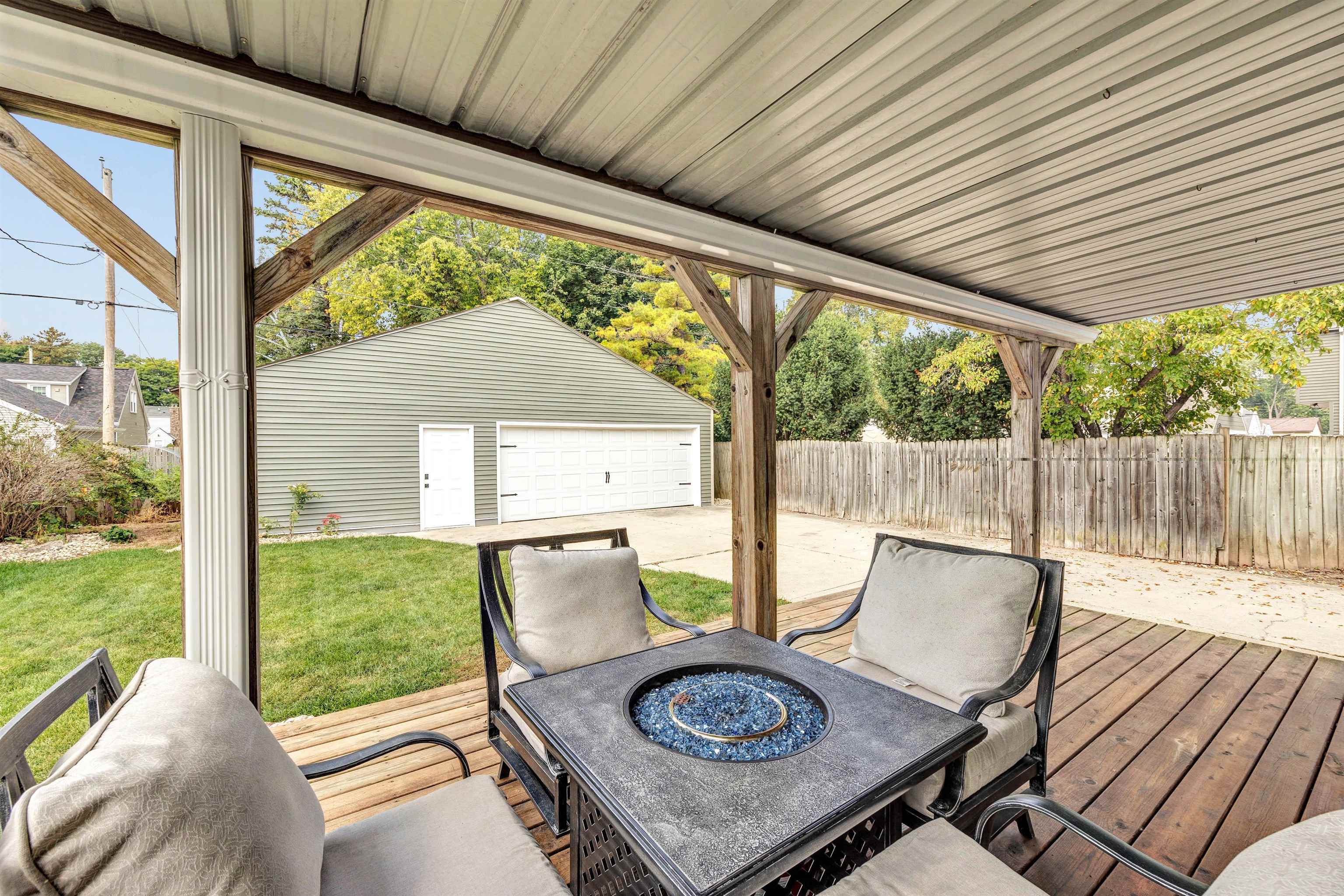 663 Chestnut Street Neenah, WI 54956 - Photo 30 of 33