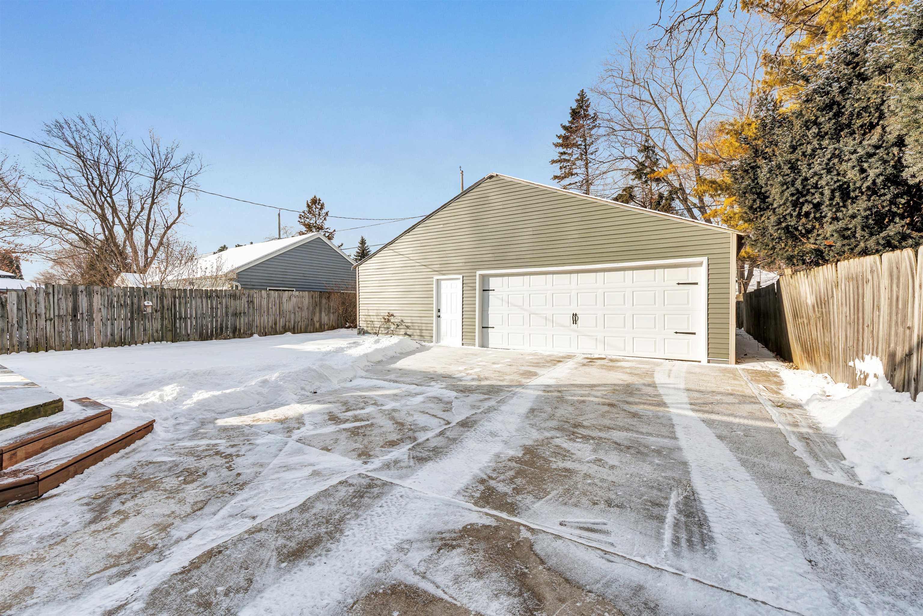 663 Chestnut Street Neenah, WI 54956 - Photo 32 of 33