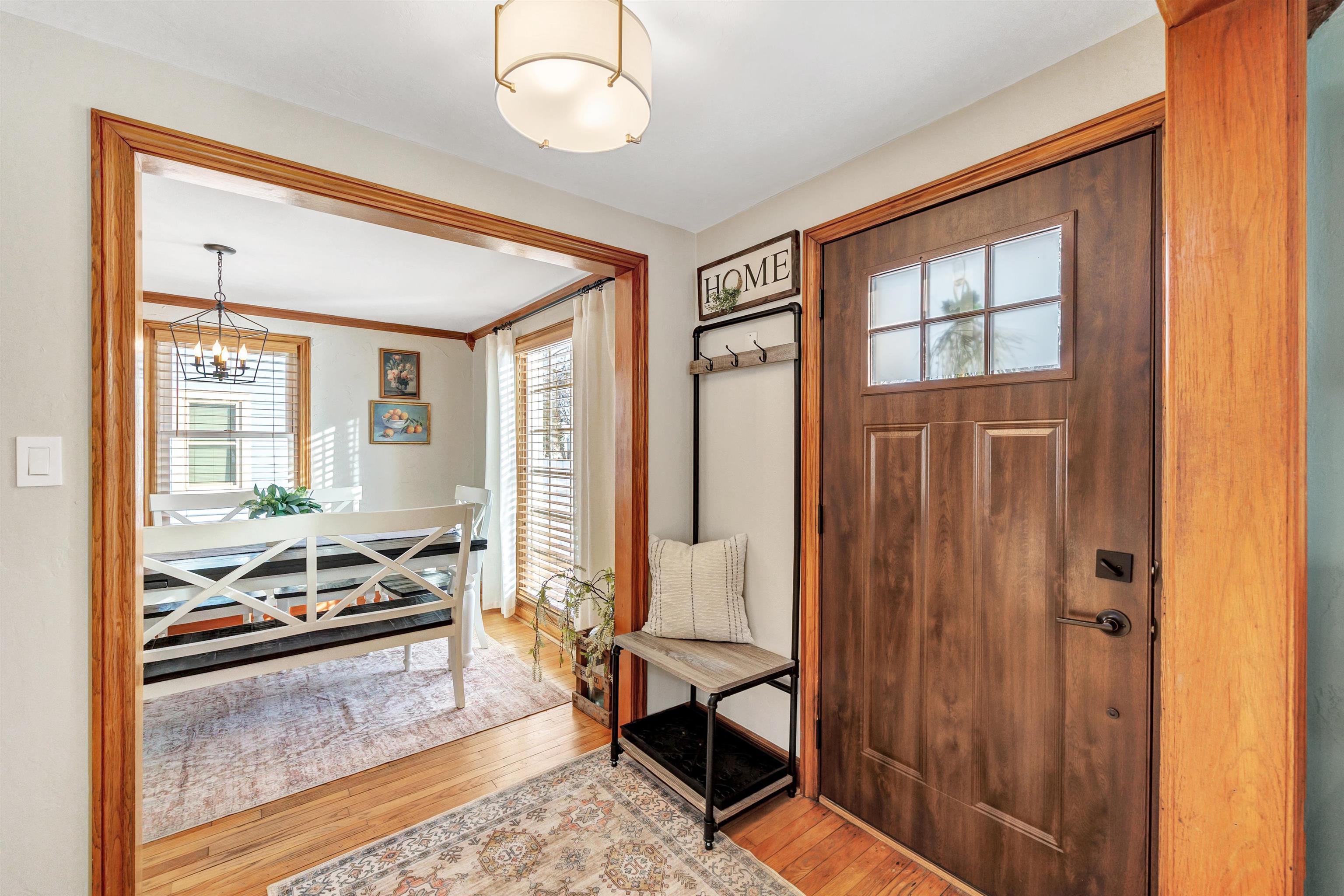 663 Chestnut Street Neenah, WI 54956 - Photo 5 of 33