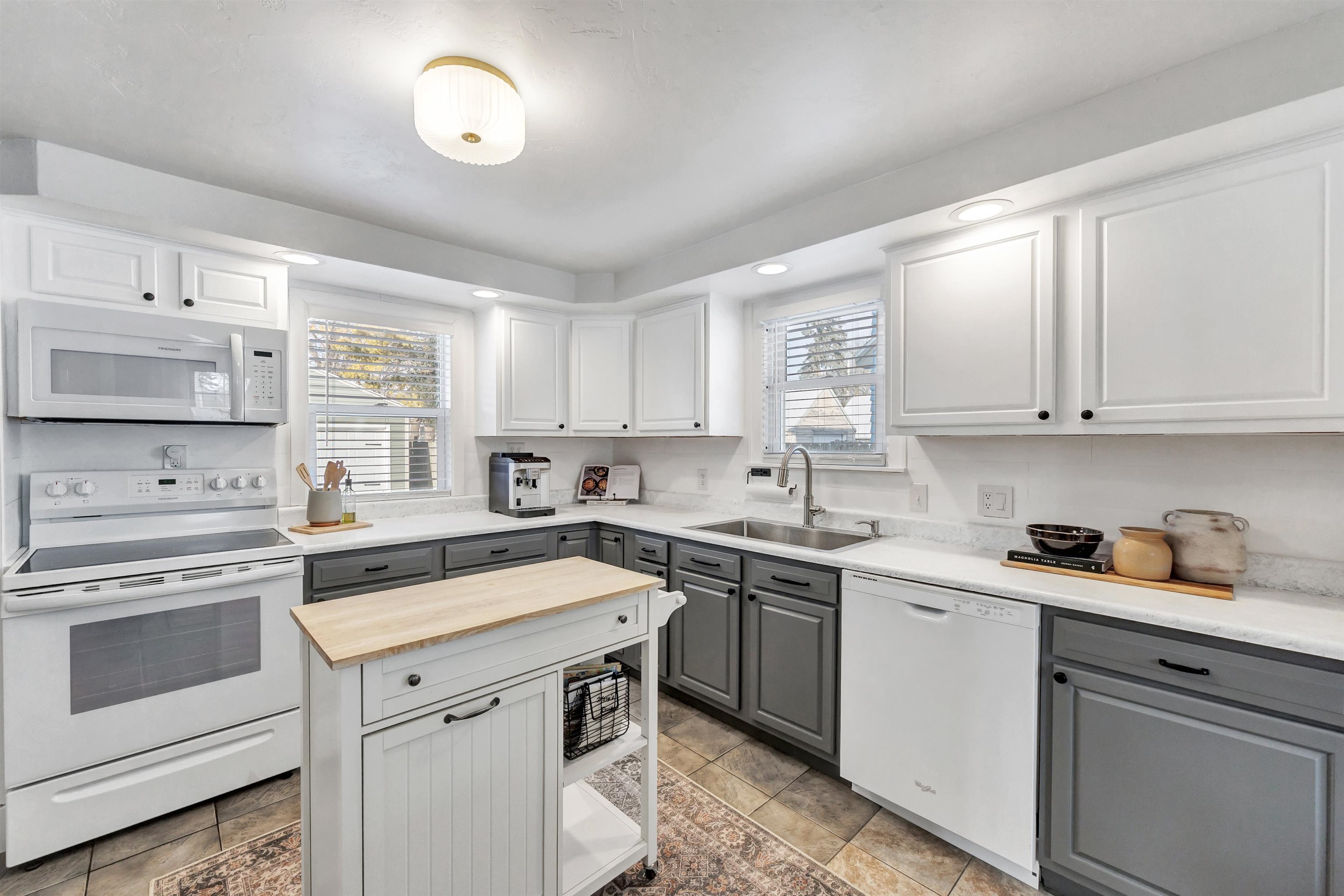 663 Chestnut Street Neenah, WI 54956 - Photo 10 of 33