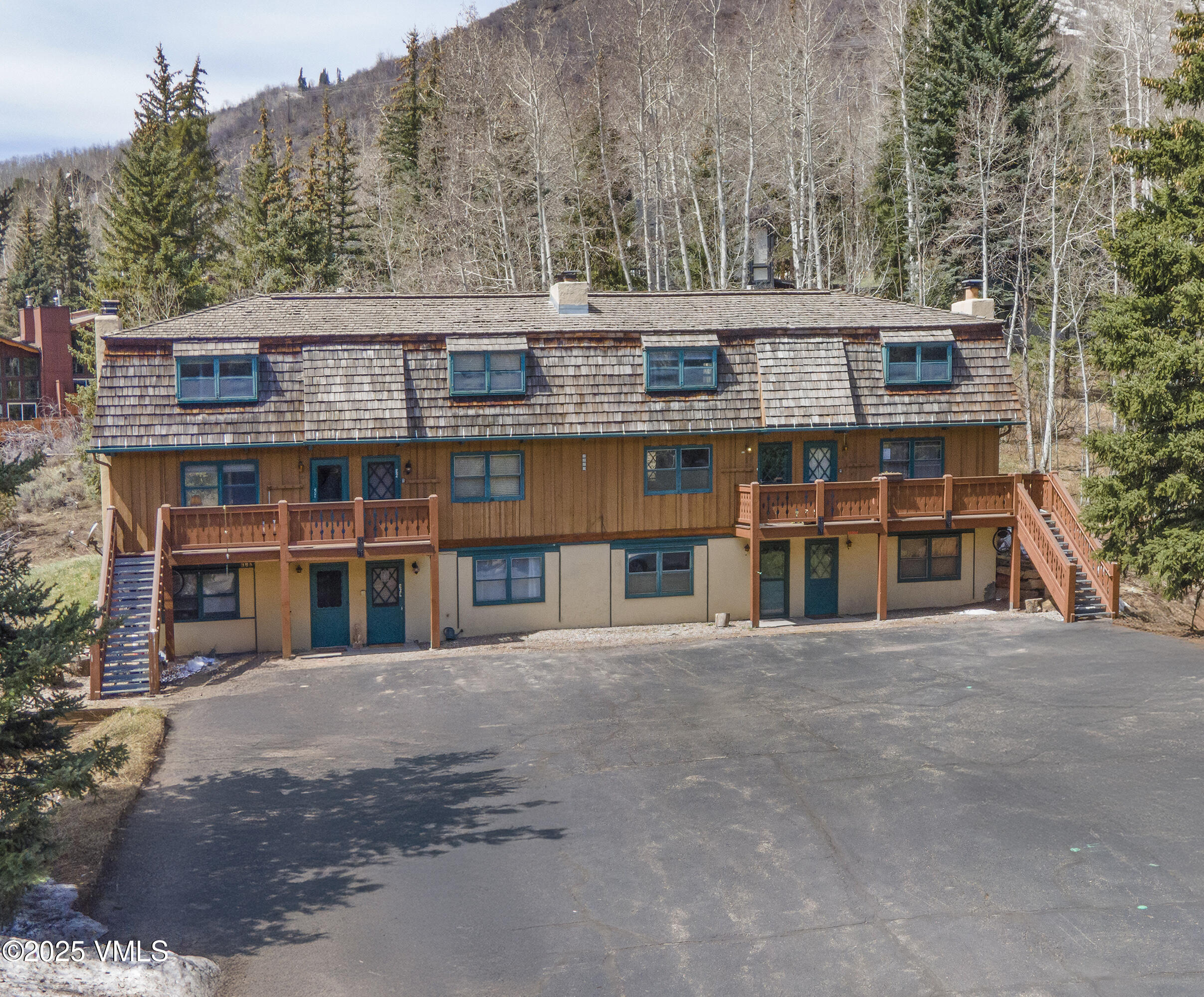 2469-Chamonix-Ln-E1-MLS_01