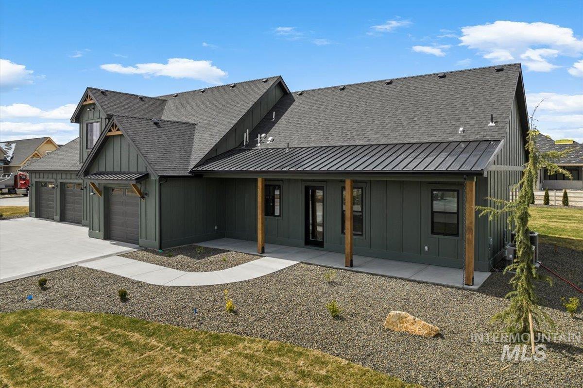 Farmhouse modern home in Idaho