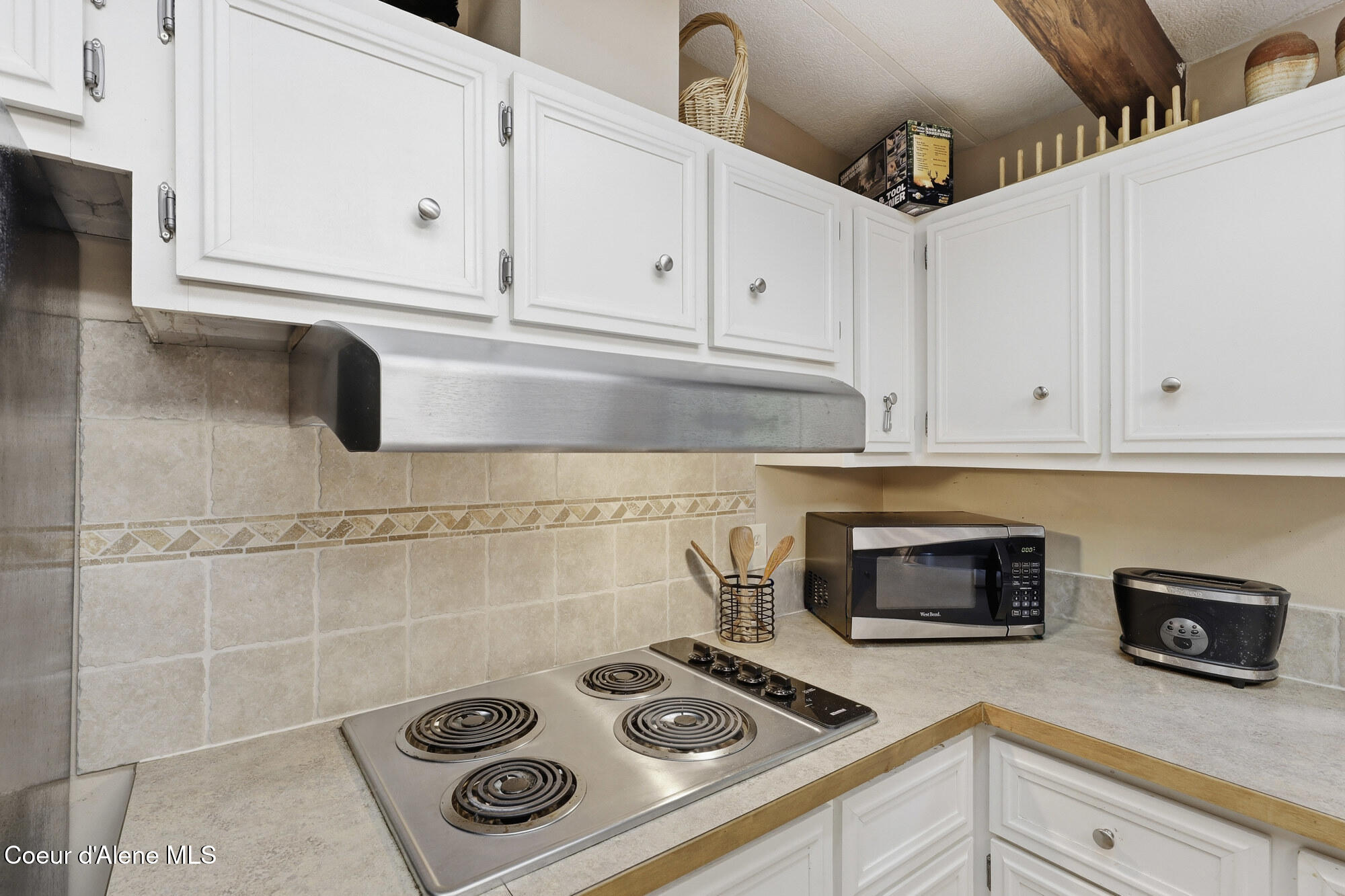 13118 Hellroaring Road Athol, ID 83801 - Photo 11 of 46 cooktop