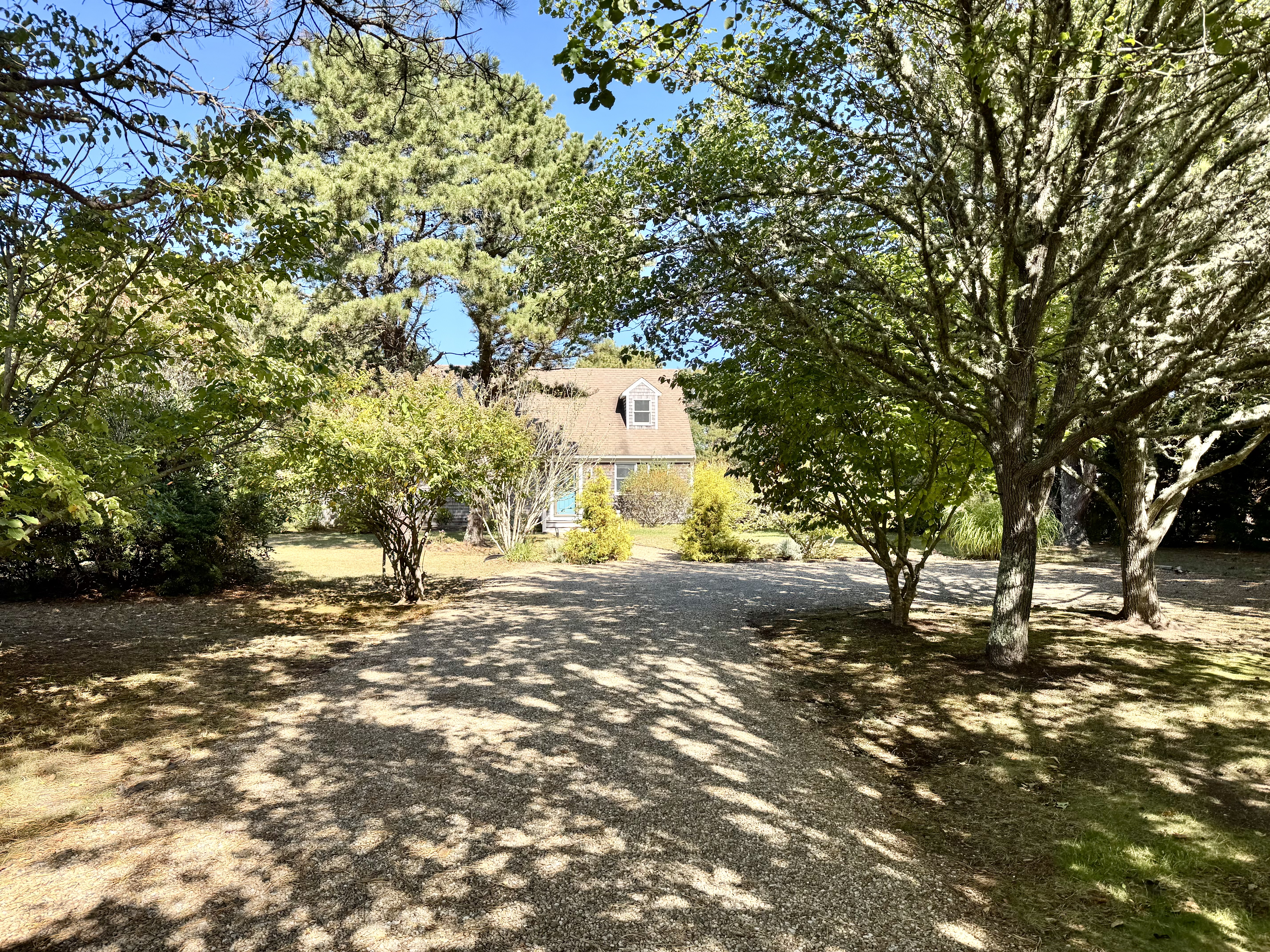 5 Seth's Path Oak Bluffs, MA 02557 - Photo 2 of 19
