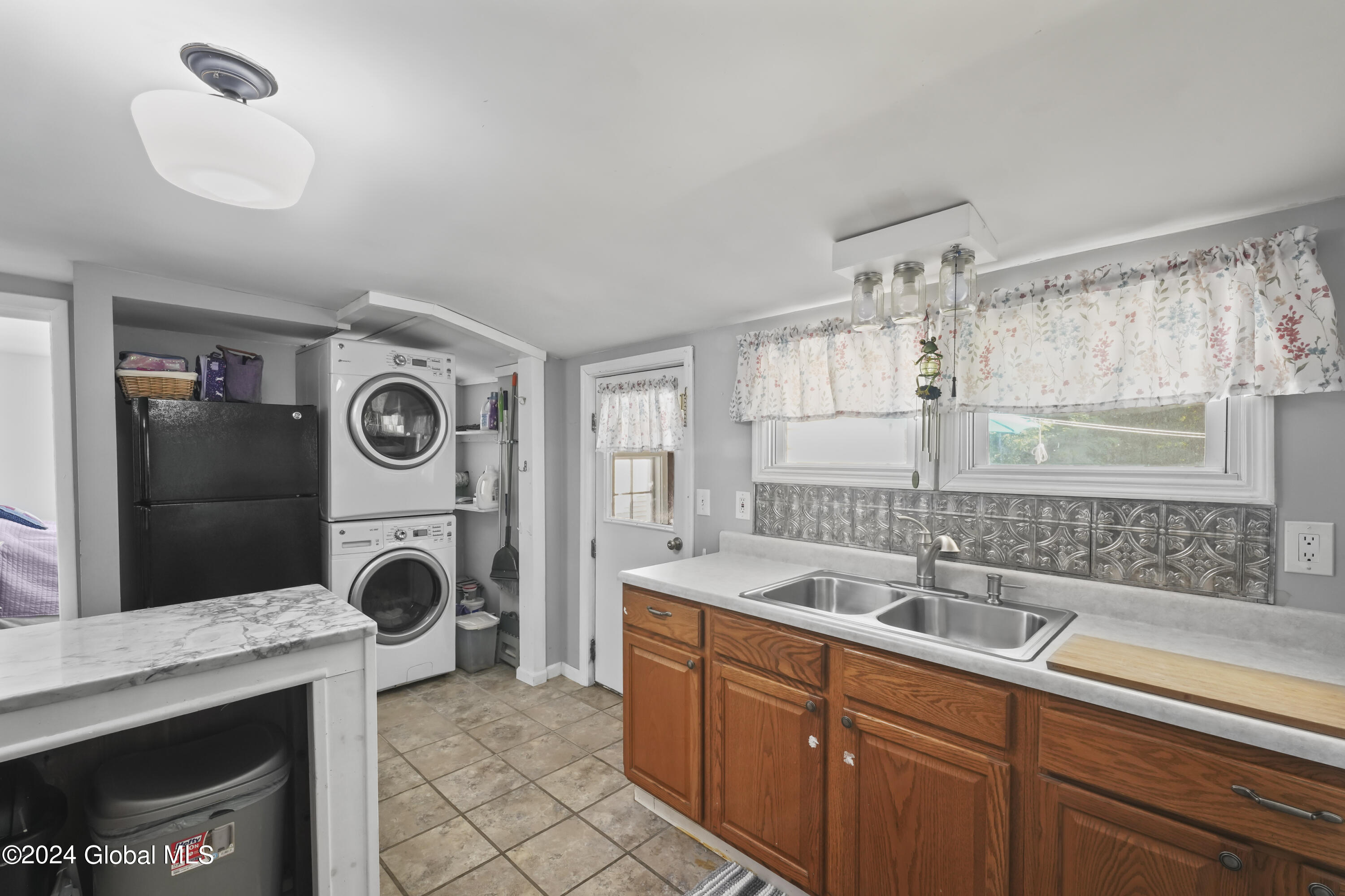 1011 Mann Avenue Rensselaer, NY 12144 - Photo 13 of 31 kitchen 4