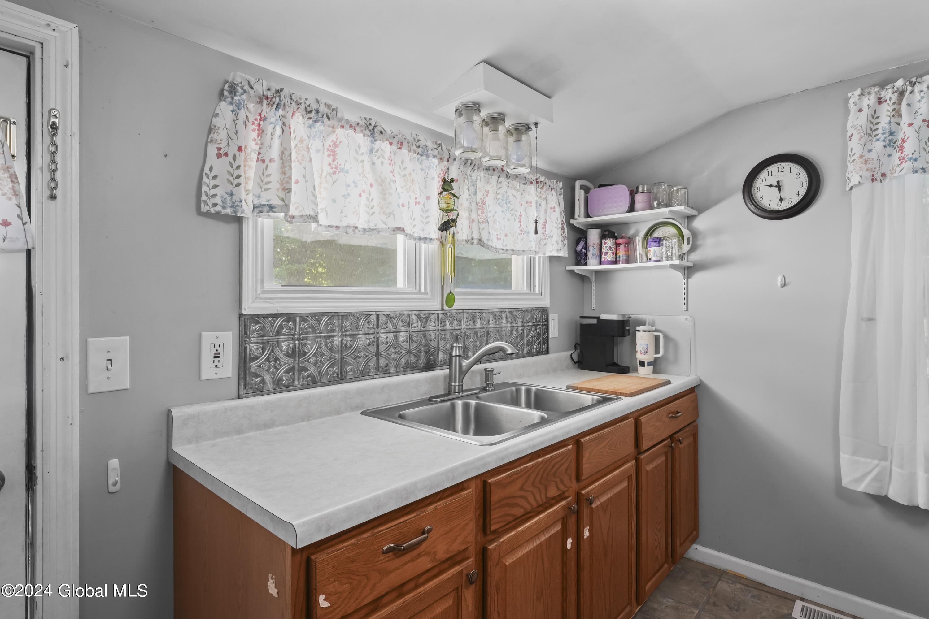 1011 Mann Avenue Rensselaer, NY 12144 - Photo 16 of 31 kitchen