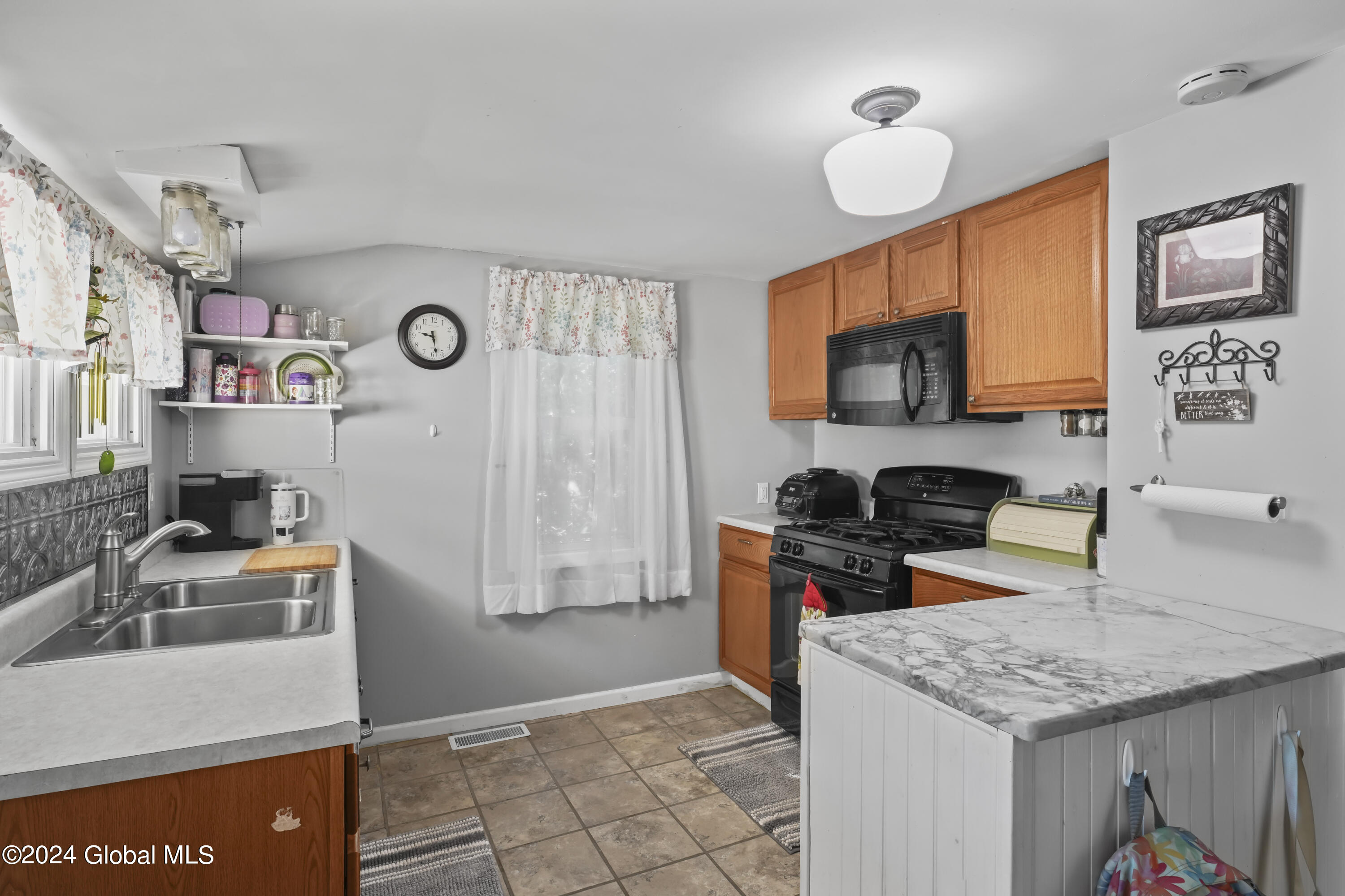 1011 Mann Avenue Rensselaer, NY 12144 - Photo 17 of 31 kitchen