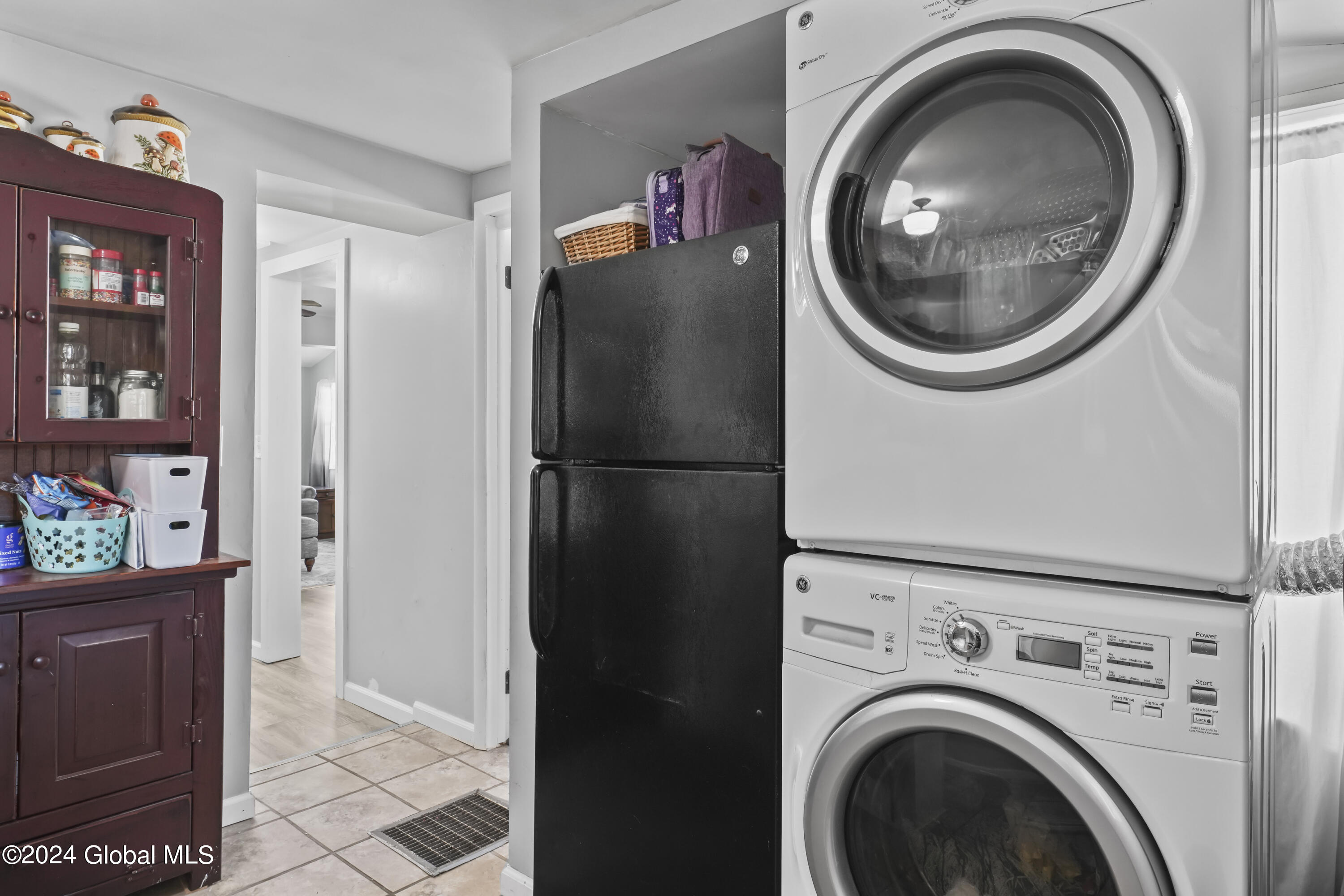1011 Mann Avenue Rensselaer, NY 12144 - Photo 19 of 31 washer/dryer