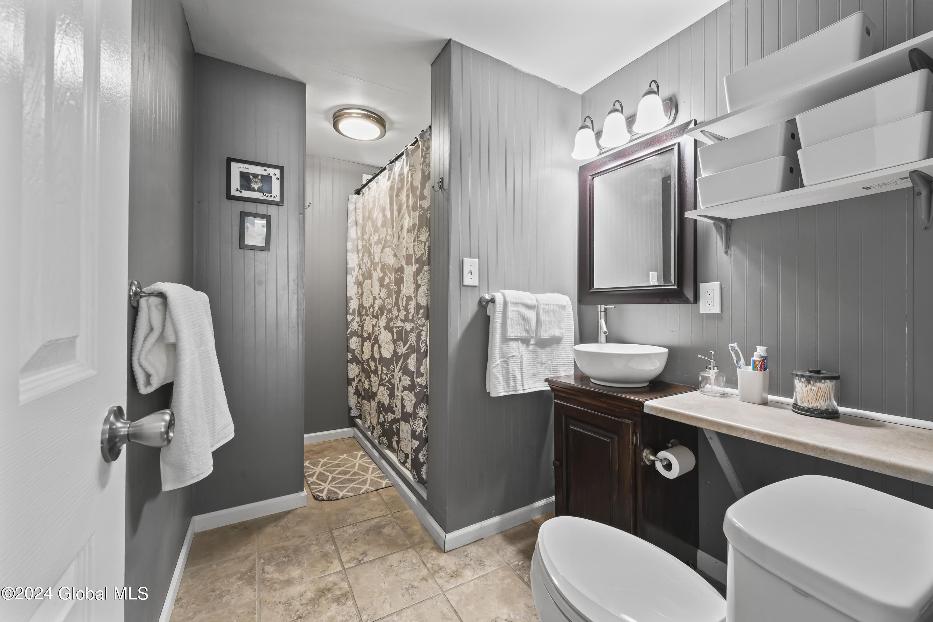1011 Mann Avenue Rensselaer, NY 12144 - Photo 9 of 31 bathroom