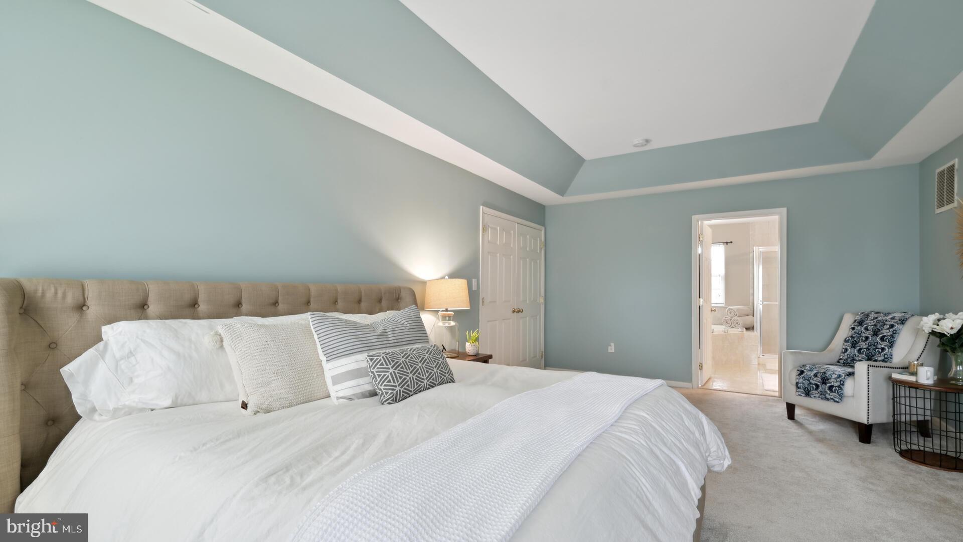 18 Terrell Road Lambertville, NJ 08530 - Photo 30 of 51 Master bedroom with attached bath