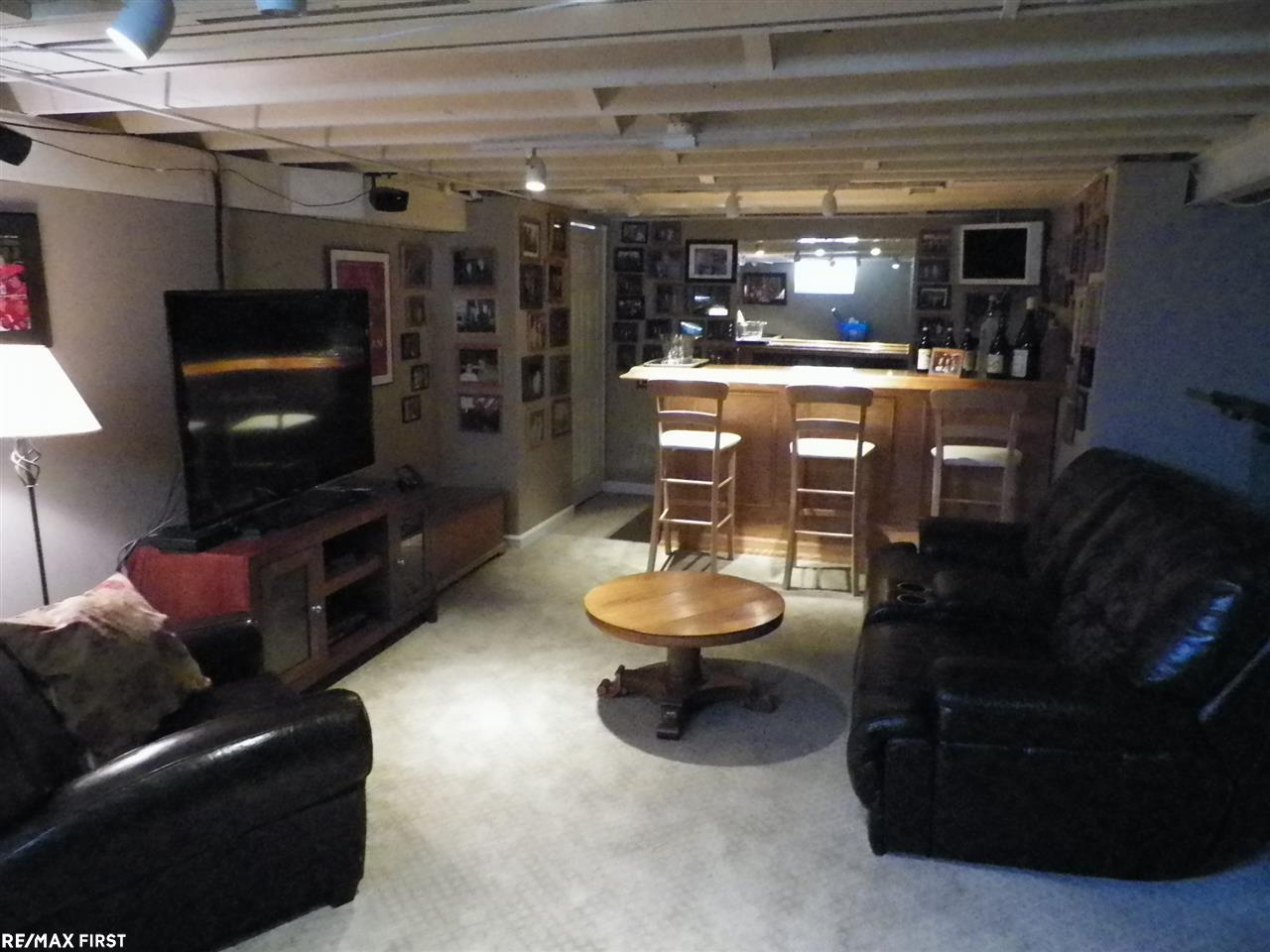 1944 Severn Road Grosse Pointe Woods, MI 48236 - Photo 17 of 25