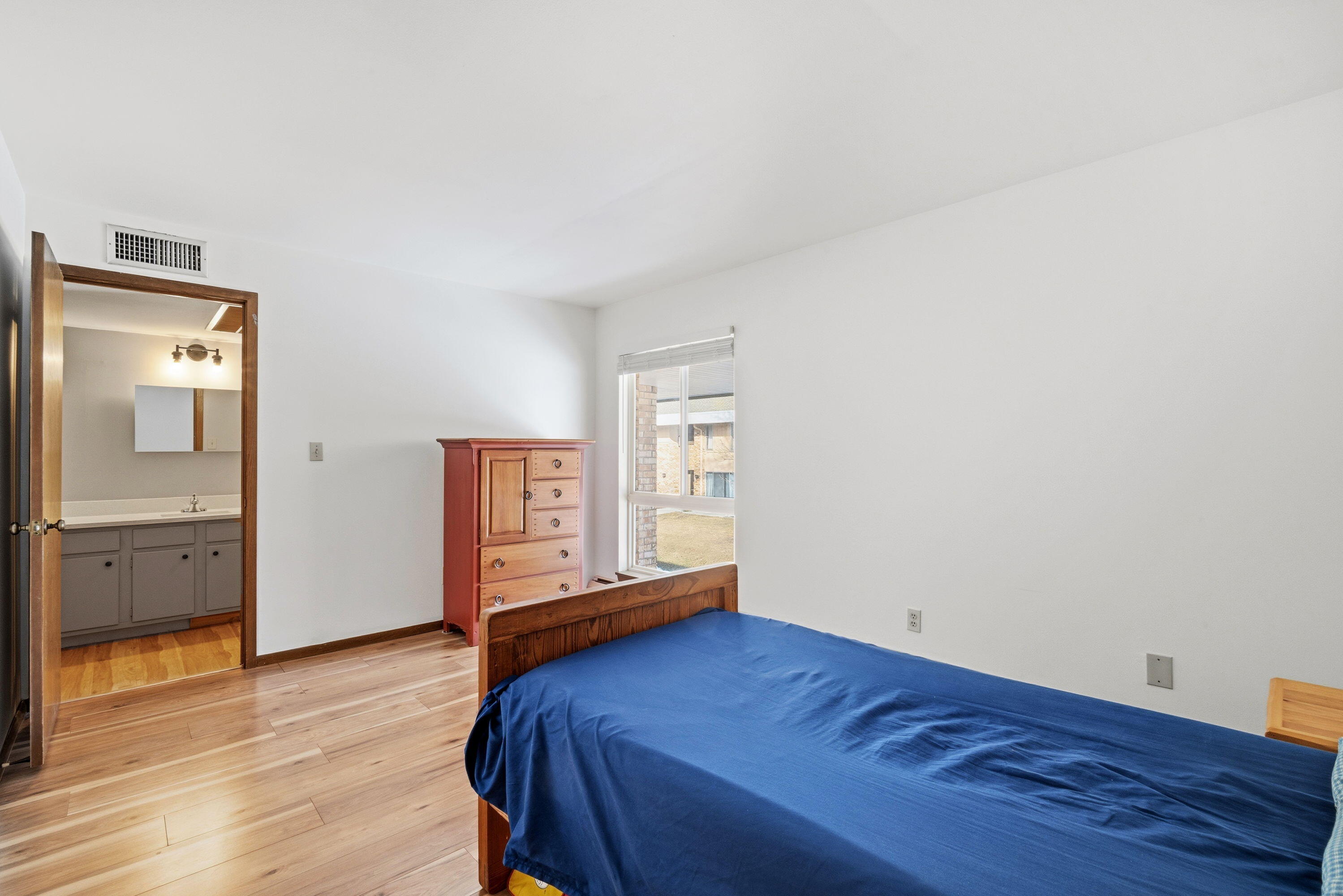 11927 West Appleton Avenue, Unit 24 Milwaukee, WI 53224 - Photo 13 of 17 12_imgDSC07139