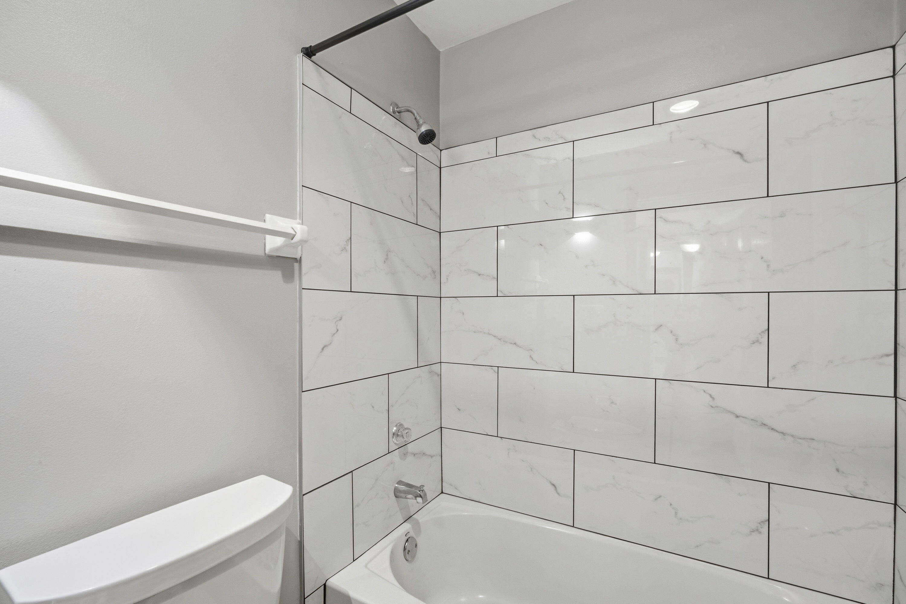 11927 West Appleton Avenue, Unit 24 Milwaukee, WI 53224 - Photo 15 of 17 14_imgDSC07147