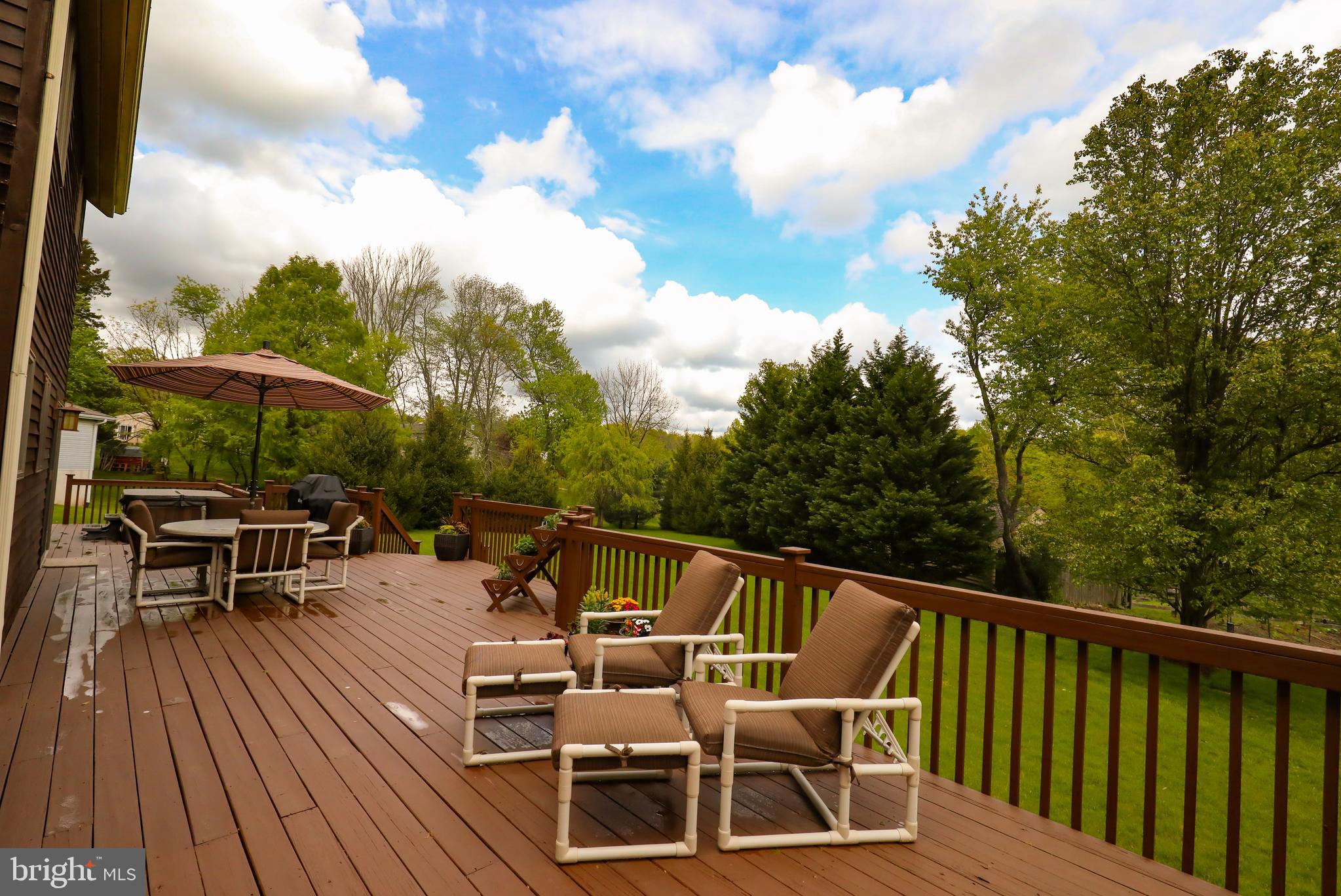 75 Lee Road Audubon, PA 19403 - Photo 28 of 37 B ack Deck
