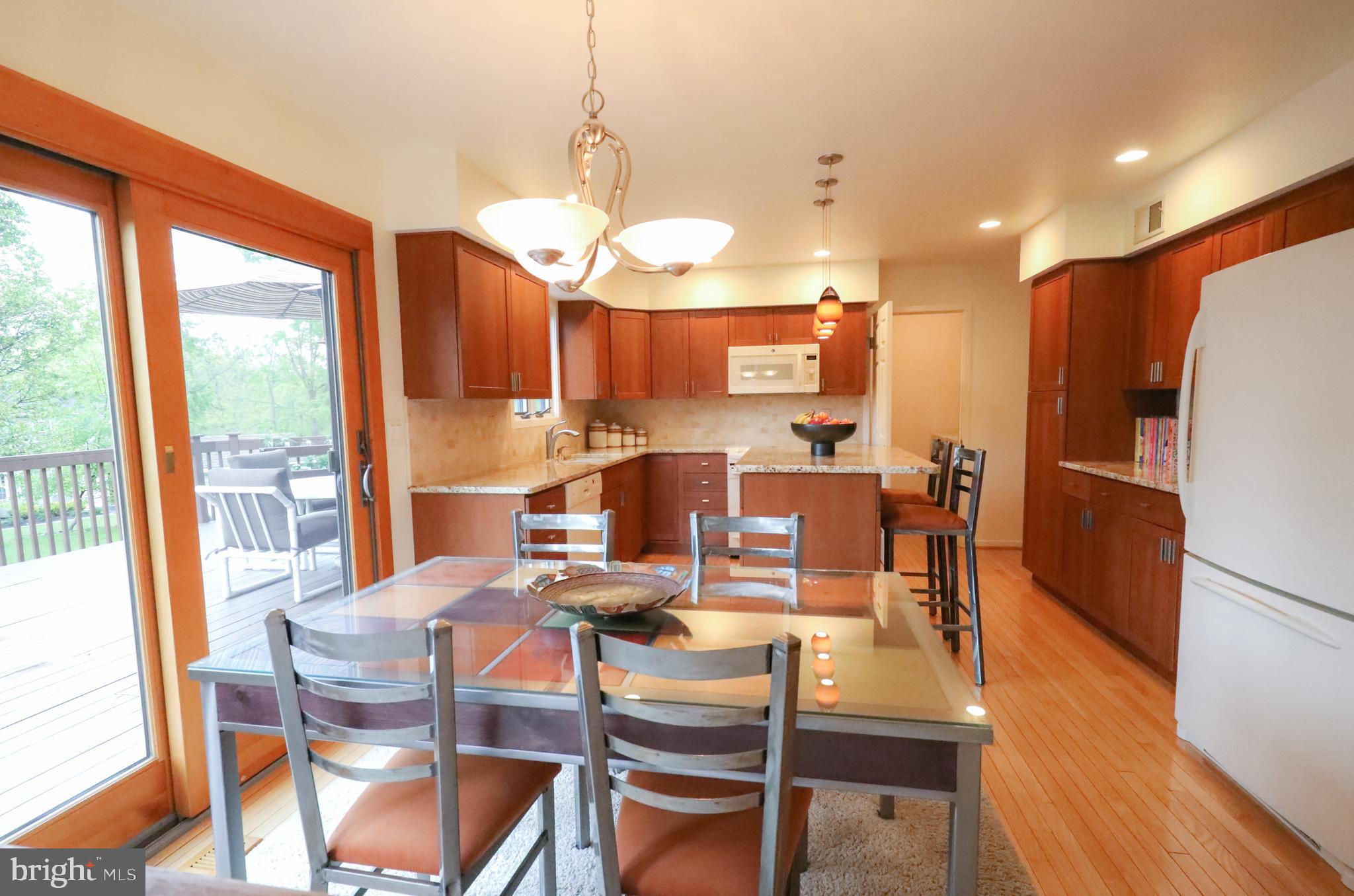 75 Lee Road Audubon, PA 19403 - Photo 3 of 37 Kitchen with Breakfast Nook