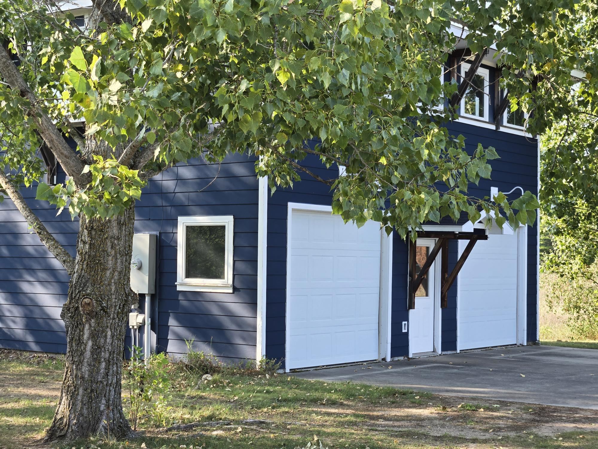 8559 Homestead Road Benzonia, MI 49616 - Photo 7 of 42