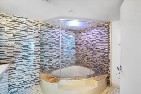 $399,000 | 2000 Towerside Terrace, Unit PH9, Miami, FL 33138