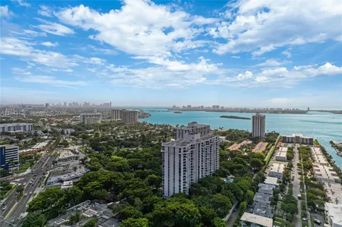 $399,000 | 2000 Towerside Terrace, Unit PH9, Miami, FL 33138