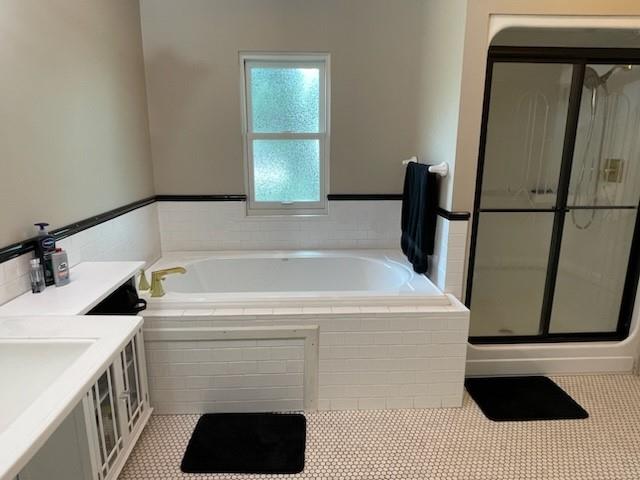 523 Franklin Farms Road Washington, PA 15301 - Photo 18 of 36 Owners suite full bathroom soaking tub